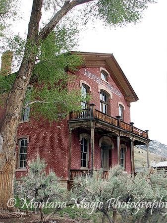 UB103 The Meade Hotel