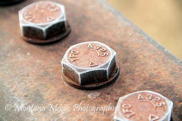 MA103 Bolts